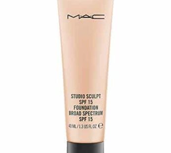 MAC Studio Sculpt SPF 15 Foundation NC20