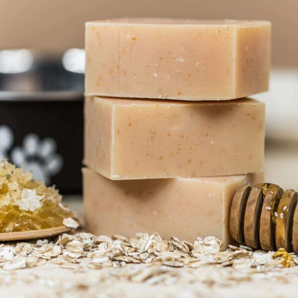 Natural Dog Shampoo ? Honey & Oats Promote Healthy Coat and Skin - Moisturizing for Dry, Sensitive or Itchy Skin ? Pure Essential Oils for Smelly Dogs - Image 3