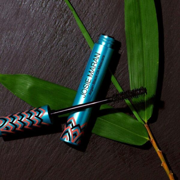 Josie Maran Argan Black Oil Mascara - Condition, Strengthen, and Volumizes with Bamboo Extract and Natural Ingredients (8ml/0.27oz) - Image 2