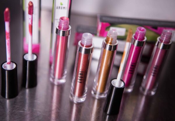 Aromi Metallic Liquid Lipstick | Rosy Peach Lip Color with Shimmery Finish, Vegan. Cruelty-free, Long-lasting and Smudge Proof, Gluten Free (Pumpkin S - Image 7