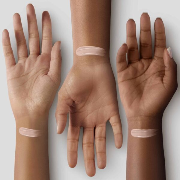 MAC 'Studio Fix' Fluid Foundation SPF 15 #NW10 - Image 2