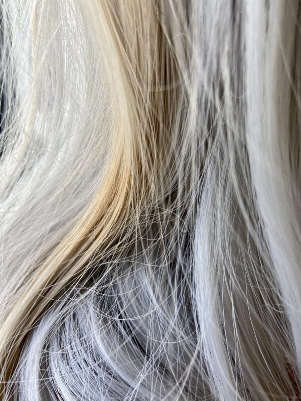 Rootflage Temporary Hair Color Highlight Root Touch Up (Sun Kissed) Instant Beachy Golden Shimmery Blonde Color for Use on Dark Hair - Image 7